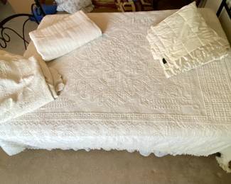 631 Bountiful Bedspreads