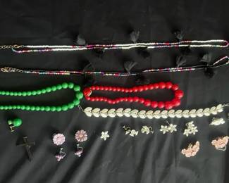 011 Jewelry Of Many Vibes