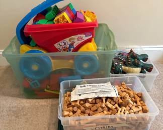 633 Toys For Tiny Tots