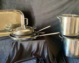 216 Pots Pans Essentials