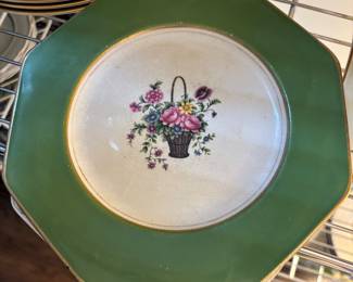 7 Piece Wedgwood Dessert Plated