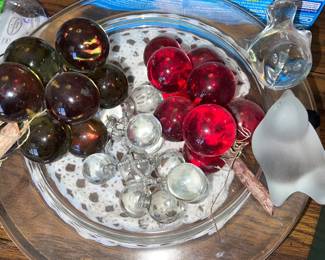 Vintage MCM Red and Green Glass Grapes