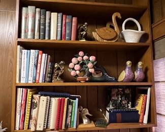 Books and decorative treasures