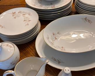 STYLE HOUSE "Lady Fair" fine china set