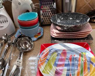 PIONEER WOMAN, WEIGHT WATCHERS serving apoons