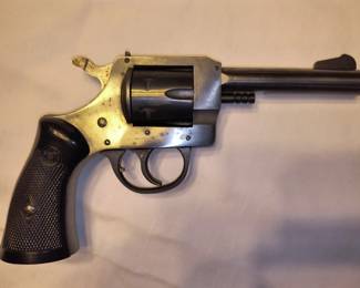 #6 H&R model 732 32 s&w cal. $325