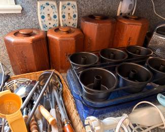 Wooden canister set, baking pans, kitchen accessories