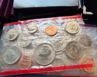 US Mint uncirculated coin set in original sealed packaging