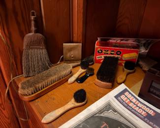 Vintage Oxco shoe polishing kit, brushes, leather case