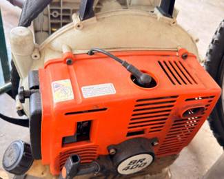 Stihl BR 400 backpack leaf blower