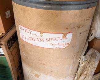 Vintage Ryan Milk Co. dairy ice cream container, Murray KY