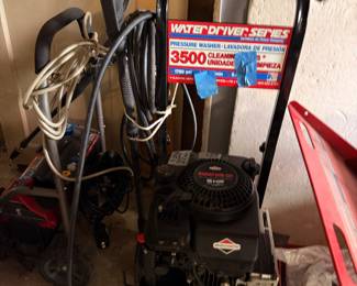 Briggs & Stratton 3500 PSI pressure washer, Water Driver Series