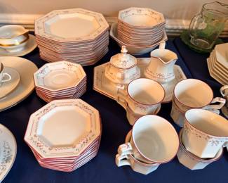 China dinnerware set, floral pattern, full service with serving pieces