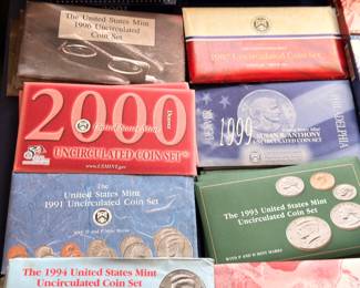 US Mint uncirculated coin sets, 1991-2000, including Susan B. Anthony