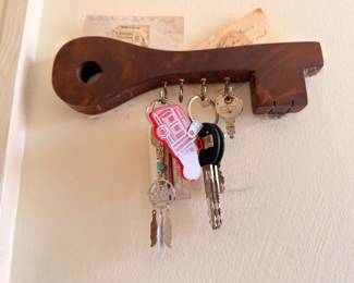 Wooden key-shaped wall key holder rack