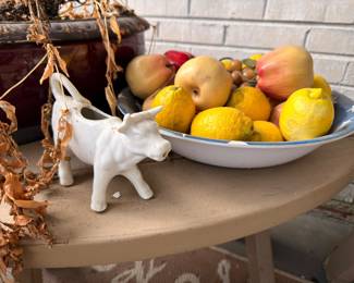 Ceramic fruit in blue white bowl, porcelain cat figurine