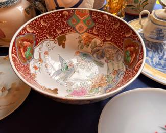 Antique Imari porcelain bowl, red and gold floral