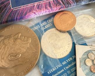 US Millennium Coinage and Currency Set, sterling silver Churchill coin