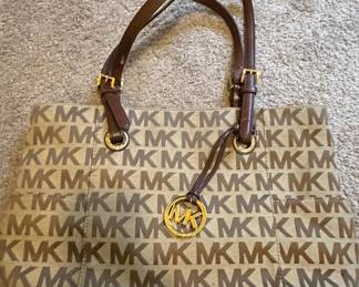 Michael Kors Jet Set Signature Tote Bag