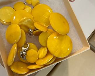Yellow "Special Beads" Shell Disc Necklace and Bracelet Set