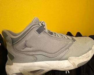 Jordan Max Aura 4 'Cool Grey'