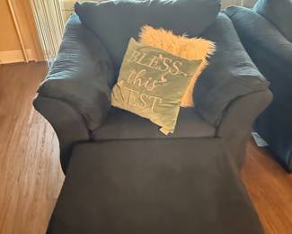 Signature Design by Ashley Darcy Navy Blue Upholstered Sectional Sofa with Chaise and Ottoman