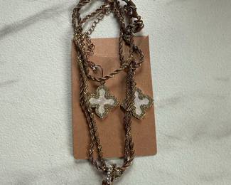 Gold Tone Clover Pendant Necklace and Matching Earrings Set