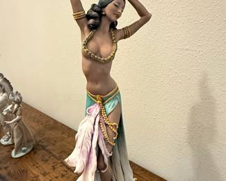 Giuseppe Armani "Esmeralda Dancing Gypsy" Figurine