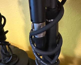 Shure SM7B Vocal Microphone with Yorkville Cables