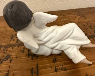 Lladro Angel Figurine 'Heavenly Dreamer'