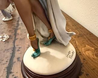 Giuseppe Armani "Esmeralda Dancing Gypsy" Figurine
