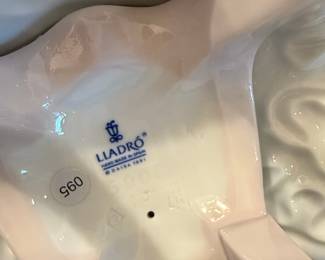 Lladro Porcelain Figurine "Just a Little More" 5908 Black Legacy Collection