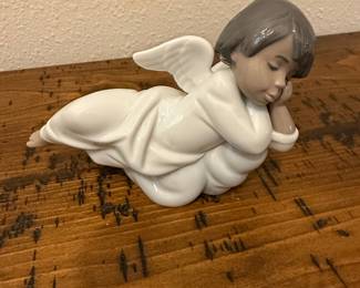 Lladro Angel Figurine 'Heavenly Dreamer'