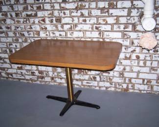PEDESTAL DINETTE TABLE