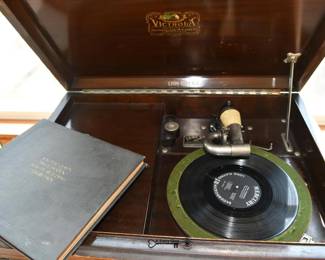 0012Some Highlights Yorkville Estate Sale