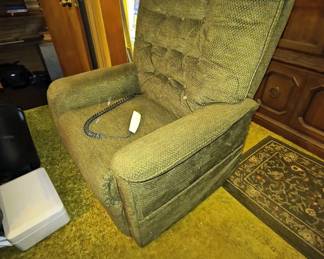 Power recliner/ lift chair 