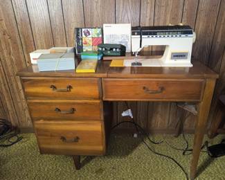 Singer sewing machine with cabinet