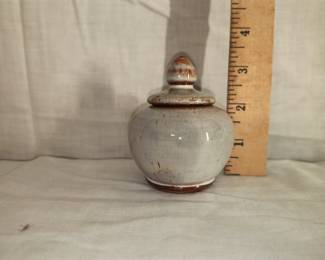 Cole miniature pot