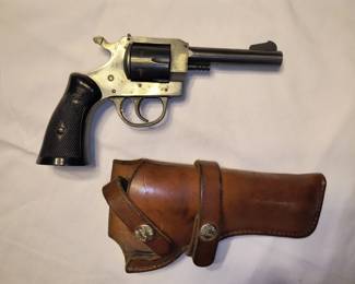 H&R model 732 32 Smith & Wesson caliber revolver 