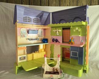 Doll house 