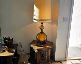 Mid century end table and Hollywood Regency lamp
