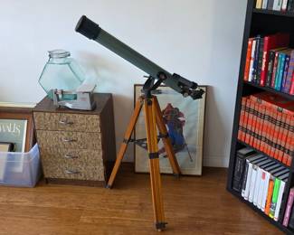 Vintage Sears Discoverer telescope