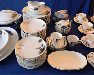 Fukagawa Arita hand painted Japan pattern 903