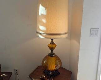 Mid century Hollywood Regency lamp