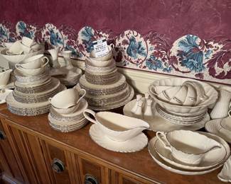Lenox "Weatherly 114 Piece China Set 