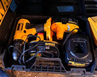 almost like new! Dewalt 18v drill