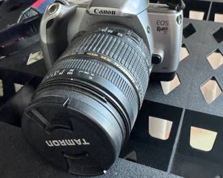 Pre-owned canon camera