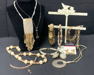 CT372Unique Costume Jewelry