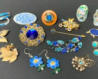 CT384Singing The Blues Costume Jewelry