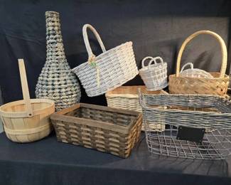 CT326Basket mystery lot